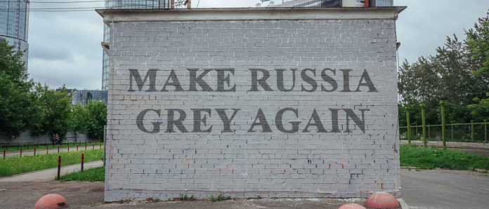 Slava Ptrk, Gastkünstler in Burgdorf, berichet über die Streetart-Szene in Russland 